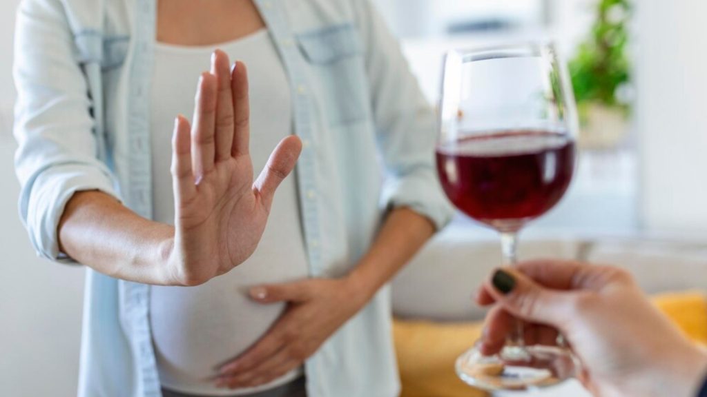 Beber alcohol durante el embarazo ¿Se puede o no?